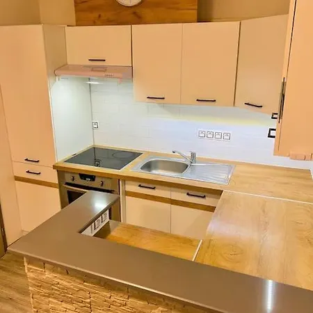Lägenhet Apartman V Prvorepublikove